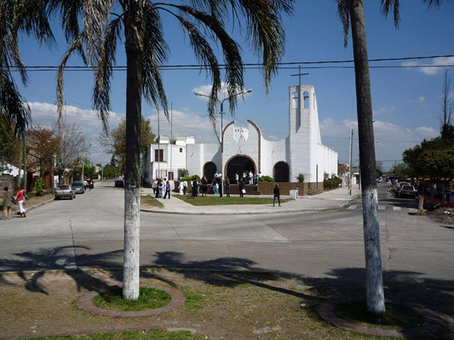 Conoce la sede vehiculo escuela en Villa Luzuriaga